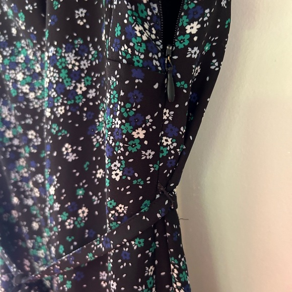 Stork&Babe (from Thyme Maternity) flower print sleeveless maternity dress. - Picture 4 of 5